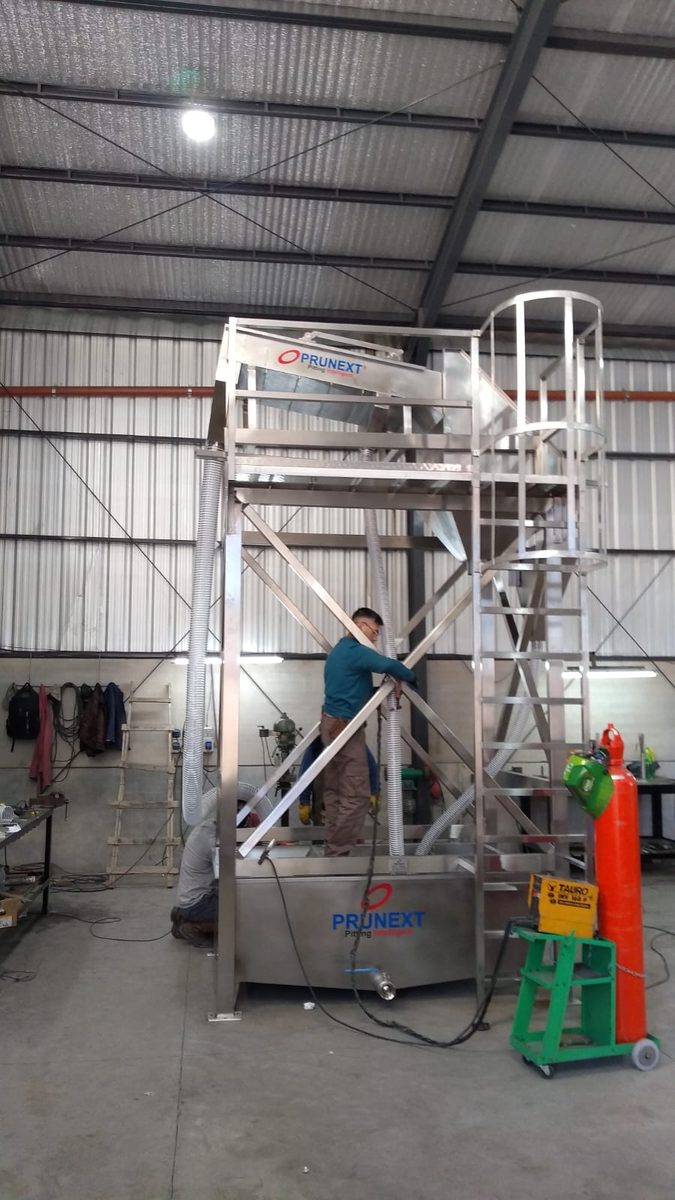 Equipo vertical Prunext fabricado