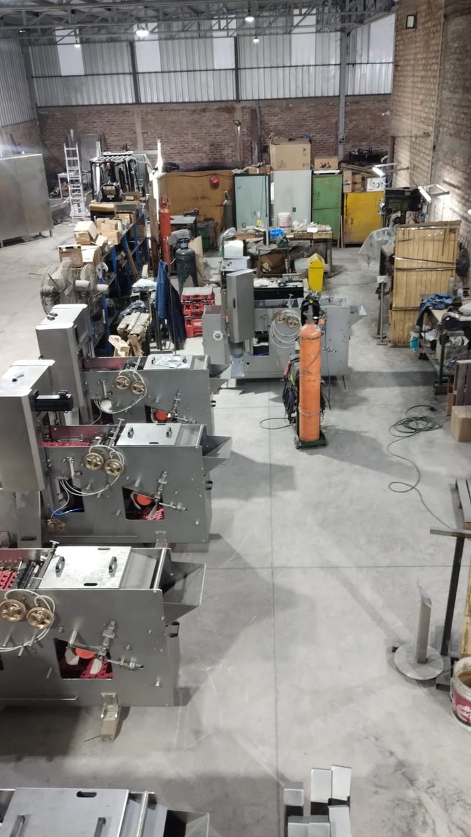 Línea de máquinas en producción